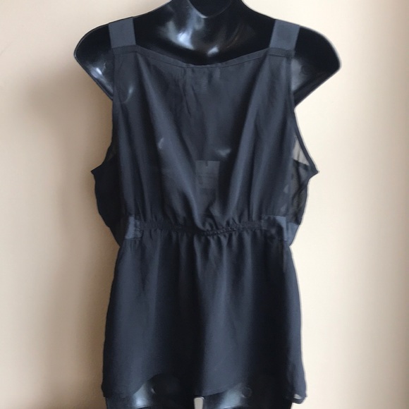 Cute black ruffle blouse - Picture 3 of 3